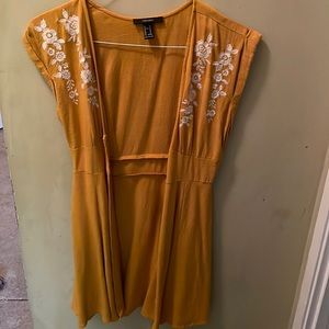 Yellow spring dress short. Never worn